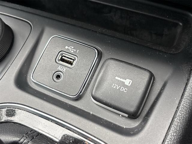 ジープ・チェロキー リミテッド　ワンオーナー　ディーラー車　Ａｐｐｌｅ　ＣａｒＰｌａｙ　黒本革シート　ベンチレーション　Ｂｌｕｅｔｏｏｔｈ　純正ナビ　バックカメラ　ＬＥＤヘッドライト　禁煙車　クルーズコントロール　パワーゲート（46枚目）