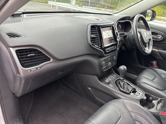 ジープ・チェロキー リミテッド　ワンオーナー　ディーラー車　Ａｐｐｌｅ　ＣａｒＰｌａｙ　黒本革シート　ベンチレーション　Ｂｌｕｅｔｏｏｔｈ　純正ナビ　バックカメラ　ＬＥＤヘッドライト　禁煙車　クルーズコントロール　パワーゲート（79枚目）
