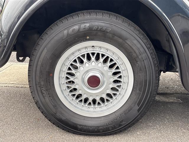 トヨタクラシック クラシック トヨタ60周年記念100台限定車 走行7000km 赤革シート 純正ナルディーステアリング トヨタテクノクラフト社製 社外オーディオ パワーステアリング エアコン パワーウィンドウ 集中ドアロック(28枚目)