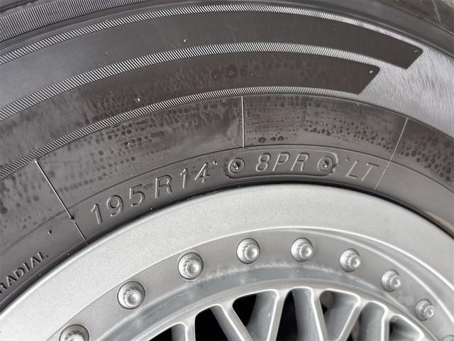 トヨタクラシック クラシック トヨタ60周年記念100台限定車 走行7000km 赤革シート 純正ナルディーステアリング トヨタテクノクラフト社製 社外オーディオ パワーステアリング エアコン パワーウィンドウ 集中ドアロック(31枚目)