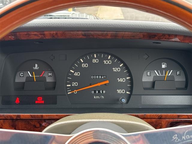 トヨタクラシック クラシック トヨタ60周年記念100台限定車 走行7000km 赤革シート 純正ナルディーステアリング トヨタテクノクラフト社製 社外オーディオ パワーステアリング エアコン パワーウィンドウ 集中ドアロック(32枚目)