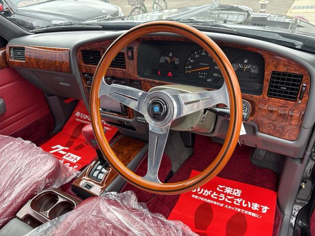 トヨタクラシック クラシック トヨタ60周年記念100台限定車 走行7000km 赤革シート 純正ナルディーステアリング トヨタテクノクラフト社製 社外オーディオ パワーステアリング エアコン パワーウィンドウ 集中ドアロック(45枚目)