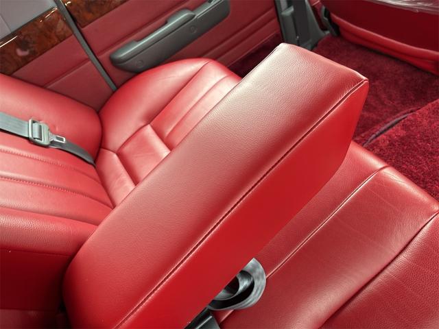 トヨタクラシック クラシック トヨタ60周年記念100台限定車 走行7000km 赤革シート 純正ナルディーステアリング トヨタテクノクラフト社製 社外オーディオ パワーステアリング エアコン パワーウィンドウ 集中ドアロック(52枚目)