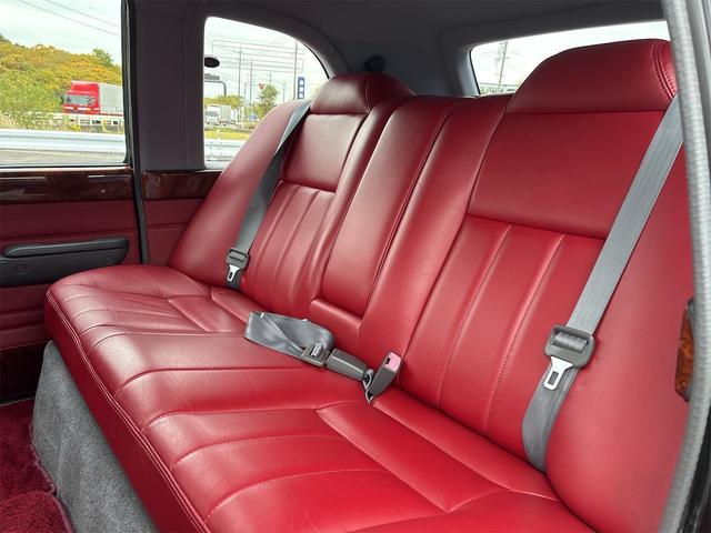 トヨタクラシック クラシック トヨタ60周年記念100台限定車 走行7000km 赤革シート 純正ナルディーステアリング トヨタテクノクラフト社製 社外オーディオ パワーステアリング エアコン パワーウィンドウ 集中ドアロック(56枚目)