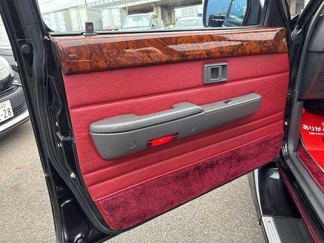 トヨタクラシック クラシック トヨタ60周年記念100台限定車 走行7000km 赤革シート 純正ナルディーステアリング トヨタテクノクラフト社製 社外オーディオ パワーステアリング エアコン パワーウィンドウ 集中ドアロック(57枚目)