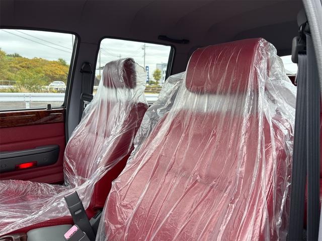 トヨタクラシック クラシック トヨタ60周年記念100台限定車 走行7000km 赤革シート 純正ナルディーステアリング トヨタテクノクラフト社製 社外オーディオ パワーステアリング エアコン パワーウィンドウ 集中ドアロック(59枚目)