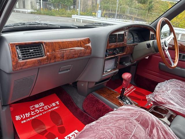 トヨタクラシック クラシック トヨタ60周年記念100台限定車 走行7000km 赤革シート 純正ナルディーステアリング トヨタテクノクラフト社製 社外オーディオ パワーステアリング エアコン パワーウィンドウ 集中ドアロック(63枚目)