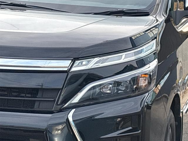 ヴォクシー ＺＳ　煌ＩＩＩ　ワンオーナー　純正フルセグナビ・ＴＶ　バックカメラ　スマートキー　プッシュスタート　前後ドライブレコーダー　ブルーレイオーディオ　Ｂｌｕｅｔｏｏｔｈ（6枚目）