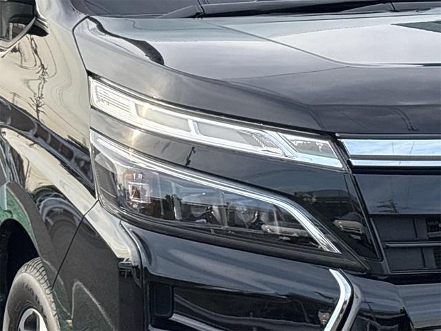 ヴォクシー ＺＳ　煌ＩＩＩ　ワンオーナー　純正フルセグナビ・ＴＶ　バックカメラ　スマートキー　プッシュスタート　前後ドライブレコーダー　ブルーレイオーディオ　Ｂｌｕｅｔｏｏｔｈ（8枚目）