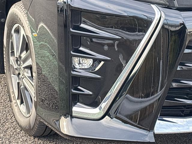 ヴォクシー ＺＳ　煌ＩＩＩ　ワンオーナー　純正フルセグナビ・ＴＶ　バックカメラ　スマートキー　プッシュスタート　前後ドライブレコーダー　ブルーレイオーディオ　Ｂｌｕｅｔｏｏｔｈ（9枚目）