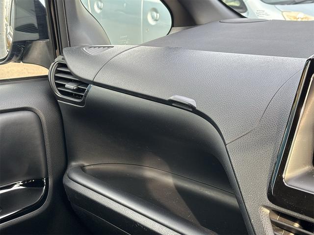 ヴォクシー ＺＳ　煌ＩＩＩ　ワンオーナー　純正フルセグナビ・ＴＶ　バックカメラ　スマートキー　プッシュスタート　前後ドライブレコーダー　ブルーレイオーディオ　Ｂｌｕｅｔｏｏｔｈ（42枚目）