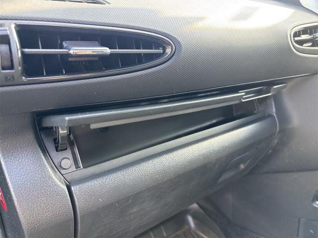 ウィッシュ １．８Ｓモノトーン　プッシュスタート　３列シート　ＴＶナビ　スマートキー　Ｂｌｕｅｔｏｏｔｈ接続　ハーフレザーシート　オートライトシステム　パワーステアリング（68枚目）