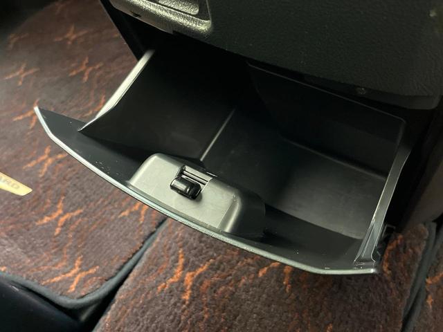 アルファード ２４０Ｓ　タイプゴールド　両側電動ドア　８型ナビ　バックカメラ　禁煙車　電動リアゲート　ハーフレザーシート　コーナーセンサー　スマートキー　ＨＩＤヘッド　ＥＴＣ　クルコン　オートライト　デュアルエアコン　純正１８インチアルミ（55枚目）