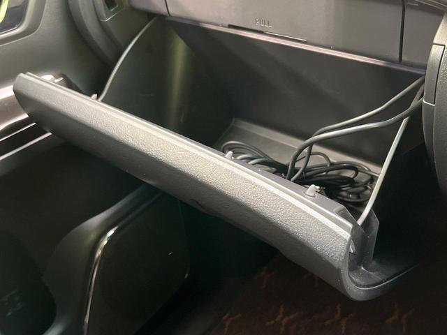 アルファード ２４０Ｓ　タイプゴールド　両側電動ドア　８型ナビ　バックカメラ　禁煙車　電動リアゲート　ハーフレザーシート　コーナーセンサー　スマートキー　ＨＩＤヘッド　ＥＴＣ　クルコン　オートライト　デュアルエアコン　純正１８インチアルミ（64枚目）