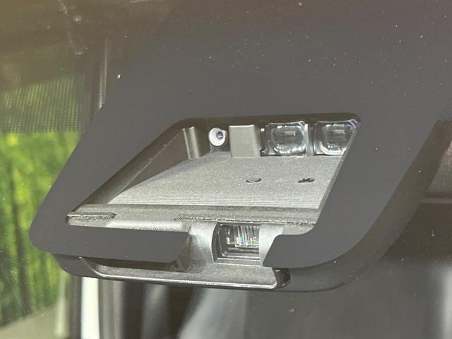 エスクァイア Ｇｉ　プレミアムパッケージ　両側電動スライド　９インチＳＤナビ　バックカメラ　トヨタセーフティセンス　レーダークルーズ　禁煙車　ハーフレザーシート　シートヒーター　ドラレコ　スマートキー　ＬＥＤヘッド　ＥＴＣ　車線逸脱警報（6枚目）