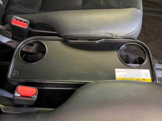 エスクァイア Ｇｉ　プレミアムパッケージ　両側電動スライド　９インチＳＤナビ　バックカメラ　トヨタセーフティセンス　レーダークルーズ　禁煙車　ハーフレザーシート　シートヒーター　ドラレコ　スマートキー　ＬＥＤヘッド　ＥＴＣ　車線逸脱警報（44枚目）