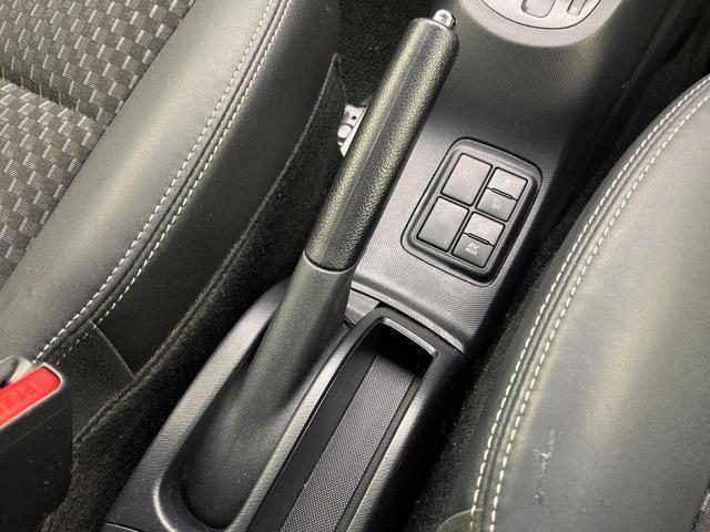 アクア クロスオーバー 純正SDナビ バックカメラ 衝突被害軽減システム 禁煙車 ハーフレザーシート スマートキー ビルトインETC オートハイビーム オートライト オートエアコン 純正16インチアルミ Bluetooth(26枚目)