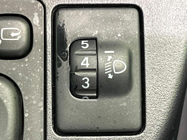 アクア クロスオーバー 純正SDナビ バックカメラ 衝突被害軽減システム 禁煙車 ハーフレザーシート スマートキー ビルトインETC オートハイビーム オートライト オートエアコン 純正16インチアルミ Bluetooth(34枚目)