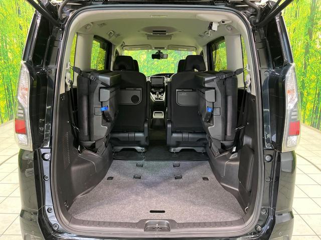 セレナ e-パワー ハイウェイスターV 両側電動ドア 純正9型ナビ 後席モニター 全周囲カメラ 衝突被害軽減システム レーダークルーズ 禁煙車 コーナーセンサー スマートキー LEDヘッド ビルトインETC パークアシスト オートライト(12枚目)