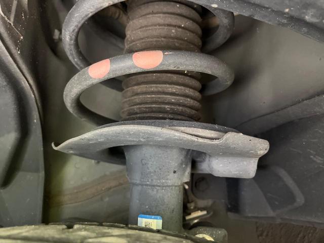 セレナ e-パワー ハイウェイスターV 両側電動ドア 純正9型ナビ 後席モニター 全周囲カメラ 衝突被害軽減システム レーダークルーズ 禁煙車 コーナーセンサー スマートキー LEDヘッド ビルトインETC パークアシスト オートライト(21枚目)