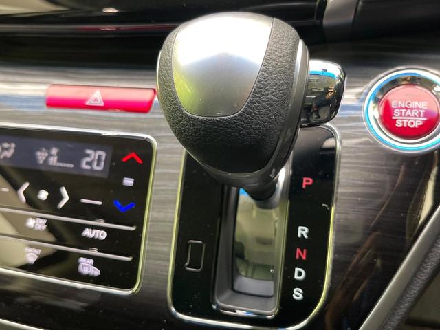 オデッセイ アブソルート・EXホンダセンシング 後席モニター 両側電動ドア 純正SDナビ バックカメラ 衝突被害軽減システム レーダークルーズ 禁煙車 ハーフレザーシート パワーシート ドラレコ スマートキー LEDヘッド ビルトインETC(49枚目)