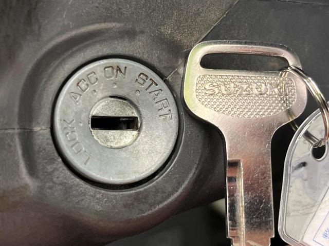 キャリイトラック KCエアコン・パワステ 4WD 衝突被害軽減システム オートライト 車線逸脱警報 エアコン オーディオ ドアバイザー パワステ(33枚目)