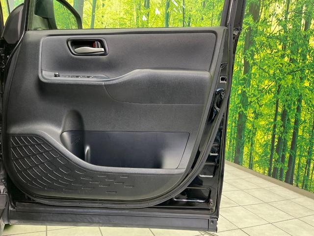 ヴォクシー ZS 両側電動ドア 後席モニター バックカメラ 禁煙車 ドラレコ スマートキー LEDヘッド ビルトインETC オートライト デュアルエアコン 純正16インチアルミ Bluetooth CD DVD再生(45枚目)