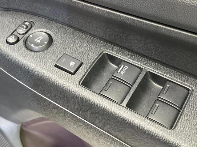 N-WGNカスタム G SDナビ 禁煙車 スマートキー HIDヘッド オートライト オートエアコン 純正14インチアルミ CD トラクションコントロール 衝突安全ボディ プライバシーガラス ドアバイザー 電動格納ミラー(37枚目)