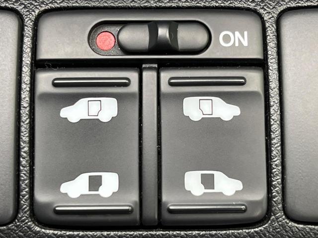 ステップワゴンスパーダ パワーエディション　両側電動ドア　純正９型ナビ　バックカメラ　禁煙車　スマートキー　ＨＩＤヘッド　ビルトインＥＴＣ　オートライト　オートエアコン　純正１６インチアルミ　ＣＤ　ＤＶＤ再生　地デジ　パドルシフト（3枚目）