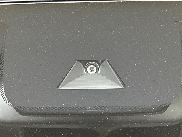 Ｎ－ＯＮＥ プレミアム　純正ＳＤナビ　バックカメラ　衝突被害軽減システム　レーダークルーズ　禁煙車　ハーフレザーシート　ドラレコ　コーナーセンサー　スマートキー　ＬＥＤヘッド　ビルトインＥＴＣ　オートハイビーム（3枚目）