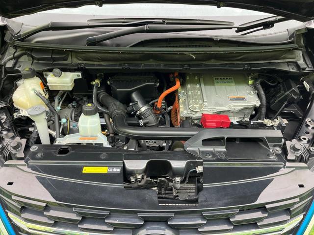 セレナ ｅ－パワー　ＸＶ　両側電動ドア　純正１０インチＳＤナビ　後席モニター　全周囲カメラ　エマージェンシーブレーキ　禁煙車　ドラレコ　コーナーセンサー　スマートキー　ＬＥＤヘッド　ビルトインＥＴＣ　クルコン　オートハイビーム（18枚目）