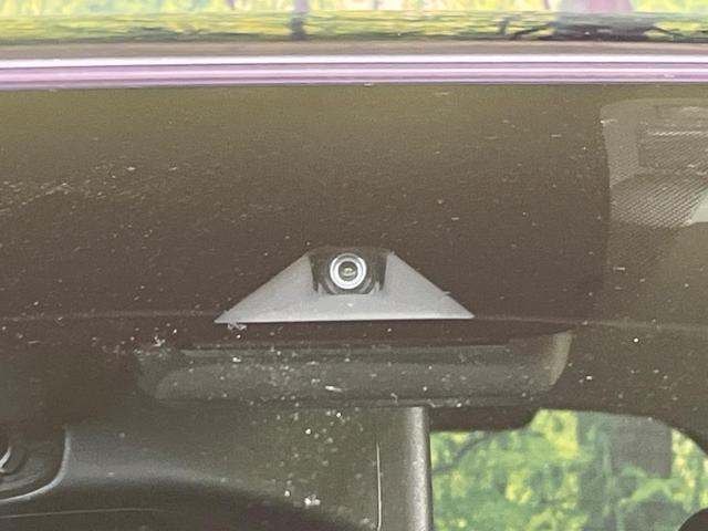 ノート Ｘ　ＳＤナビ　全周囲カメラ　エマージェンシーブレーキ　禁煙車　コーナーセンサー　スマートキー　ＥＴＣ　オートライト　オートエアコン　Ｂｌｕｅｔｏｏｔｈ　ＣＤ　トラクションコントロール　盗難防止システム（3枚目）