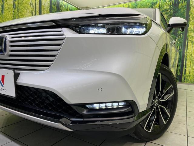 【ＬＥＤヘッドライト】悪天候や夜間走行時も良好な視界を確保し安心して運転できる高輝度ＬＥＤヘッドライトを装備！点灯速度が早く、消費電力も抑えられています。