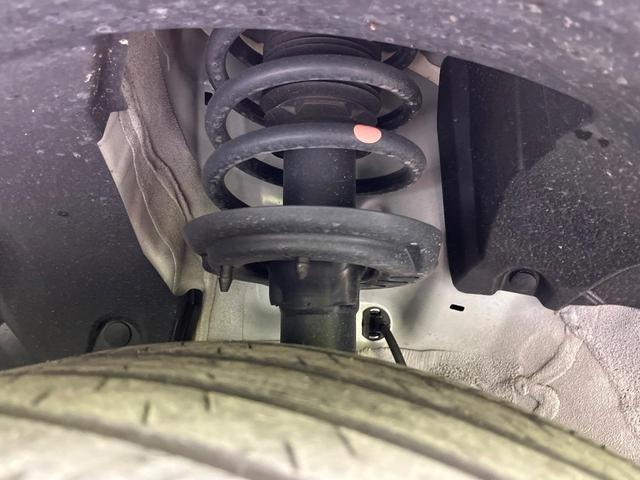 お車を安心してお乗りいただく為には、足回りの定期点検が欠かせません。サービスサポート（有償保証）では無料点検もご提供しており、安心のカーライフをお過ごしいただけるサポート体制が整っています。