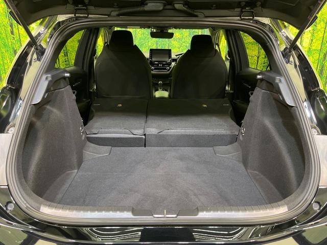 普段のお買い物や通勤、送迎等に十分な荷室スペースを確保しております。セカンドシートを倒すと、大きな荷物の積載も可能です♪