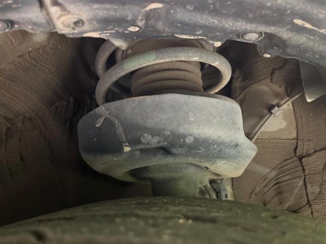 お車を安心してお乗りいただく為には、足回りの定期点検が欠かせません。サービスサポート（有償保証）では無料点検もご提供しており、安心のカーライフをお過ごしいただけるサポート体制が整っています。