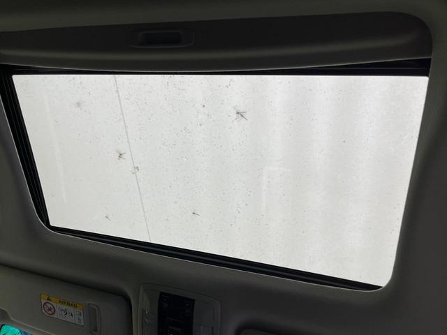 ランドクルーザープラド TX Lパッケージ マットブラックエディション 4WD 7人乗り サンルーフ メーカー純正9型ナビ 全周囲カメラ トヨタセーフティセンス レーダークルーズ 禁煙車 レザーシート 前席シートエアコン コーナーセンサー スマートキー LEDヘッド(3枚目)