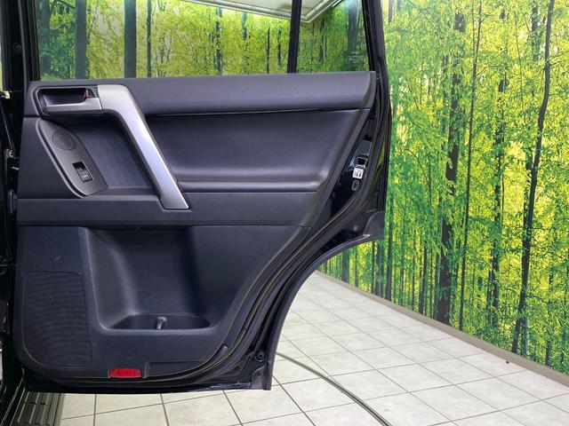 ランドクルーザープラド TX Lパッケージ マットブラックエディション 4WD 7人乗り サンルーフ メーカー純正9型ナビ 全周囲カメラ トヨタセーフティセンス レーダークルーズ 禁煙車 レザーシート 前席シートエアコン コーナーセンサー スマートキー LEDヘッド(33枚目)