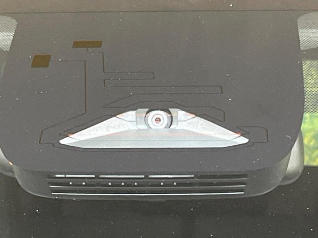 シエンタ ハイブリッドX 登録済未使用車 電動スライドドア 衝突被害軽減システム レーダークルーズ コーナーセンサー スマートキー LEDヘッド オートハイビーム オートライト オートエアコン(3枚目)