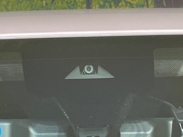 キックス X ツートーンインテリアエディション 純正9インチSDナビ 全周囲カメラ エマージェンシーブレーキ レーダークルーズ 禁煙車 レザーシート ドラレコ コーナーセンサー スマートキー LEDヘッド ビルトインETC オートハイビーム(5枚目)