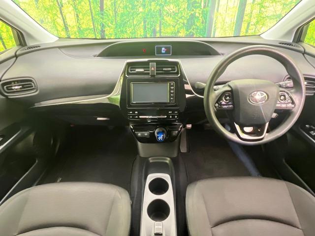 プリウス Ｅ　純正ＳＤナビ　バックカメラ　トヨタセーフティセンス　レーダークルーズ　禁煙車　ドラレコ　コーナーセンサー　スマートキー　ＬＥＤヘッド　ＥＴＣ２．０　オートハイビーム　オートライト　オートエアコン（2枚目）