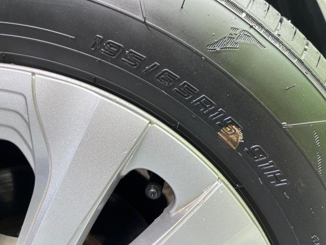 プリウス Ｅ　純正ＳＤナビ　バックカメラ　トヨタセーフティセンス　レーダークルーズ　禁煙車　ドラレコ　コーナーセンサー　スマートキー　ＬＥＤヘッド　ＥＴＣ２．０　オートハイビーム　オートライト　オートエアコン（30枚目）