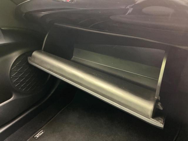 プリウス Ｅ　純正ＳＤナビ　バックカメラ　トヨタセーフティセンス　レーダークルーズ　禁煙車　ドラレコ　コーナーセンサー　スマートキー　ＬＥＤヘッド　ＥＴＣ２．０　オートハイビーム　オートライト　オートエアコン（54枚目）