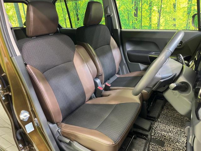 【ハーフレザーシート】高級感と座り心地を両立した人気のシート♪背面・座面のファブリック素材は、通気性の良さや滑りにくさに優れています。気温や服装に左右されず快適にお乗りいただけます。