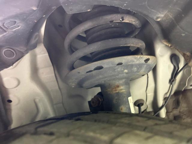 アクア Ｇ　純正ＳＤナビ　バックカメラ　禁煙車　スマートキー　ＬＥＤヘッド　ＥＴＣ　オートライト　オートエアコン　Ｂｌｕｅｔｏｏｔｈ　ＣＤ　ＤＶＤ再生　フルセグ　トラクションコントロール　盗難防止システム（24枚目）