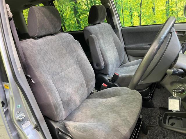 ヴォクシー Ｘ　後席モニター　純正ＨＤＤナビ　バックカメラ　禁煙車　ＥＴＣ　オートエアコン　ＣＤ　ＤＶＤ再生　ＴＶ視聴可能　電動格納ミラー（8枚目）