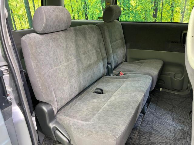 ヴォクシー Ｘ　後席モニター　純正ＨＤＤナビ　バックカメラ　禁煙車　ＥＴＣ　オートエアコン　ＣＤ　ＤＶＤ再生　ＴＶ視聴可能　電動格納ミラー（9枚目）