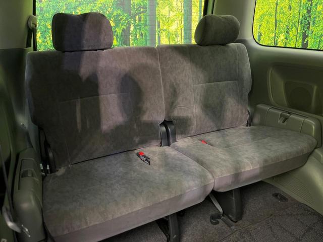 ヴォクシー Ｘ　後席モニター　純正ＨＤＤナビ　バックカメラ　禁煙車　ＥＴＣ　オートエアコン　ＣＤ　ＤＶＤ再生　ＴＶ視聴可能　電動格納ミラー（10枚目）