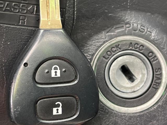 ヴォクシー Ｘ　後席モニター　純正ＨＤＤナビ　バックカメラ　禁煙車　ＥＴＣ　オートエアコン　ＣＤ　ＤＶＤ再生　ＴＶ視聴可能　電動格納ミラー（22枚目）