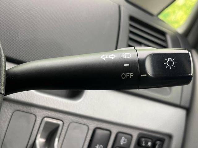 ヴォクシー Ｘ　後席モニター　純正ＨＤＤナビ　バックカメラ　禁煙車　ＥＴＣ　オートエアコン　ＣＤ　ＤＶＤ再生　ＴＶ視聴可能　電動格納ミラー（28枚目）